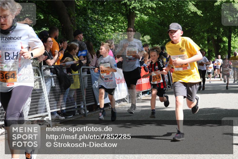 17.05.2025 - Störlauf Strokosch-Dieckow http://msf.ph/oto/7852285 17.05.2025 15:28:41 Ziel 2025, 364, 2019, 2353 meine-sportfotos.de