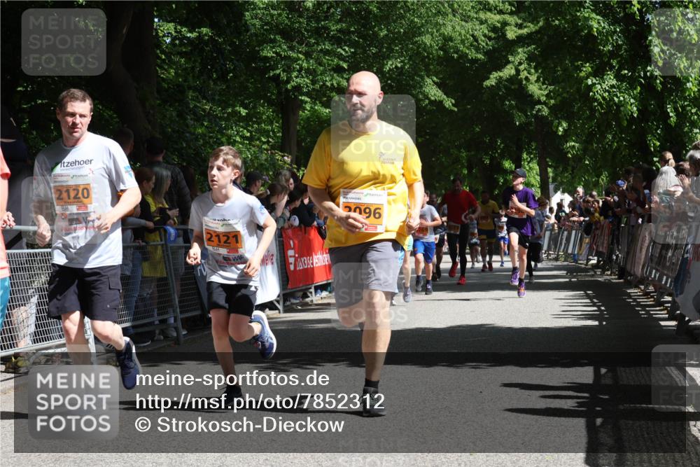 17.05.2025 - Störlauf Strokosch-Dieckow http://msf.ph/oto/7852312 17.05.2025 15:28:51 Ziel 2120, 2121, 2096 meine-sportfotos.de