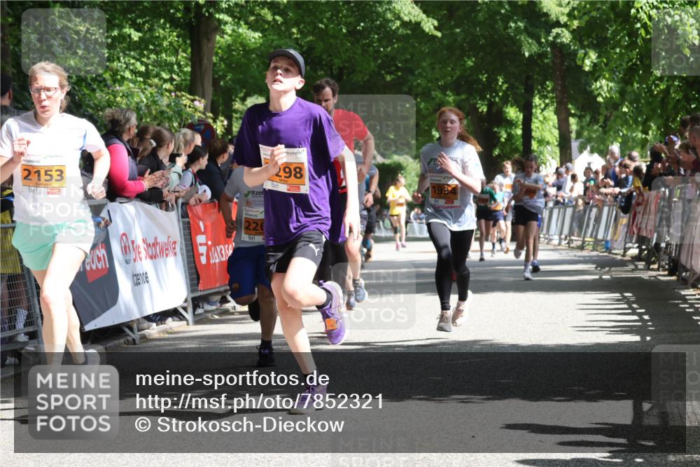 17.05.2025 - Störlauf Strokosch-Dieckow http://msf.ph/oto/7852321 17.05.2025 15:28:54 Ziel 2153, 298, 226, 1994 meine-sportfotos.de