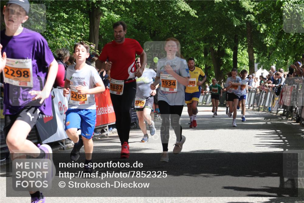 17.05.2025 - Störlauf Strokosch-Dieckow http://msf.ph/oto/7852325 17.05.2025 15:28:55 Ziel 2298, 2269, 1887, 2215, 1934, 1992, 960, 893 meine-sportfotos.de