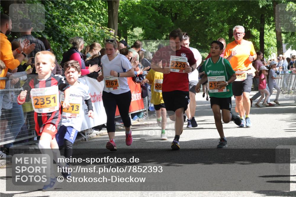 17.05.2025 - Störlauf Strokosch-Dieckow http://msf.ph/oto/7852393 17.05.2025 15:29:42 Ziel 2025, 2351, 13, 2167, 20, 2220, 21, 854 meine-sportfotos.de