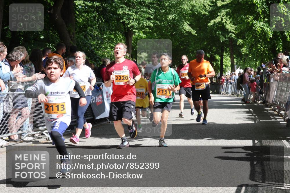 17.05.2025 - Störlauf Strokosch-Dieckow http://msf.ph/oto/7852399 17.05.2025 15:29:43 Ziel 2025, 2113, 2220, 2151, 021, 1, 2218, 1854 meine-sportfotos.de