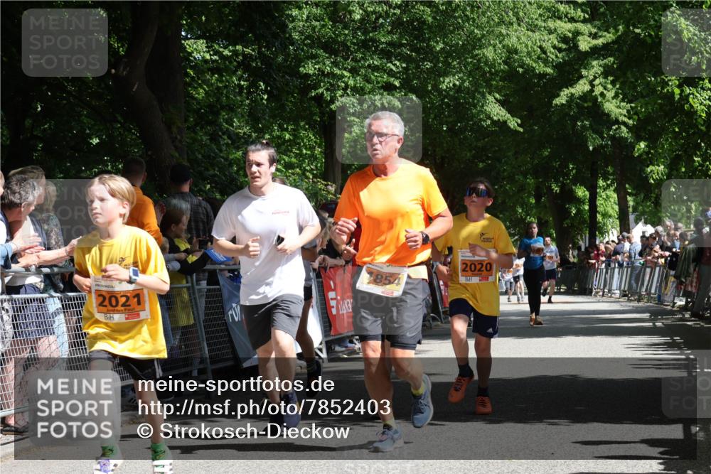 17.05.2025 - Störlauf Strokosch-Dieckow http://msf.ph/oto/7852403 17.05.2025 15:29:44 Ziel 2021, 854, 2020 meine-sportfotos.de