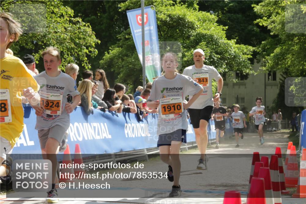 17.05.2025 - Störlauf H.Heesch http://msf.ph/oto/7853534 17.05.2025 15:27:41 Ziel  meine-sportfotos.de
