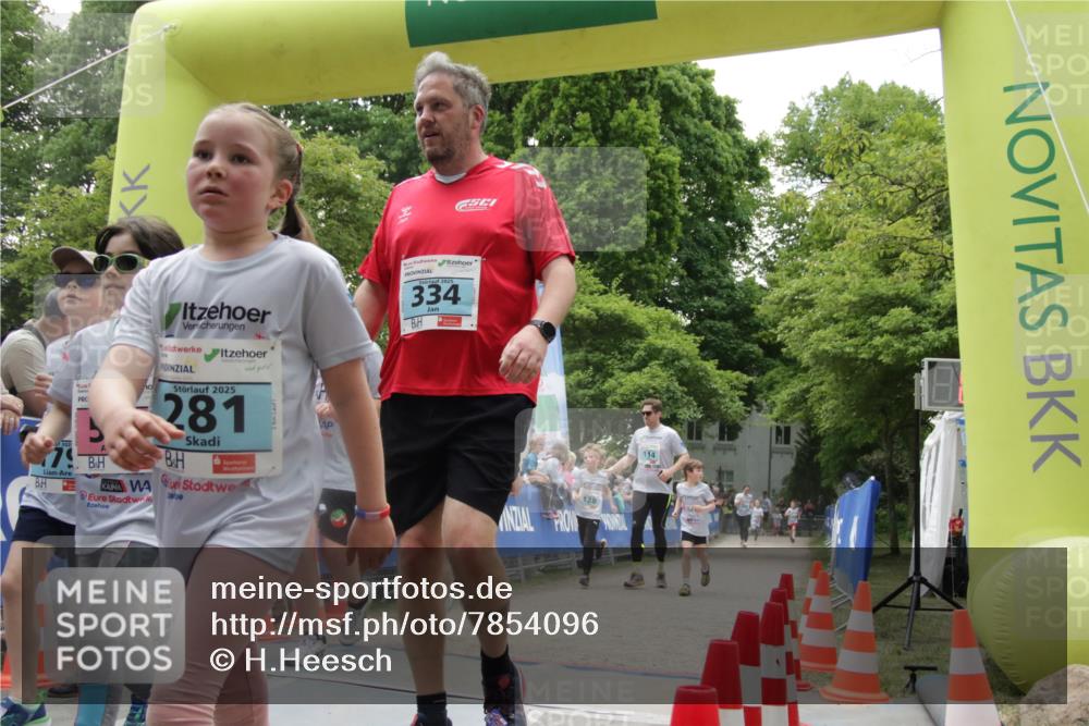 17.05.2025 - Störlauf H.Heesch http://msf.ph/oto/7854096 17.05.2025 13:45:39 Ziel  meine-sportfotos.de