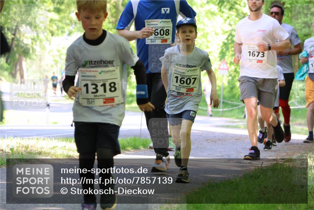 17.05.2025 - Störlauf Strokosch-Dieckow http://msf.ph/oto/7857139 17.05.2025 14:45:36 Laufen 2825, 1318, 2025, 608, 2025, 1607, 1673, 1 meine-sportfotos.de