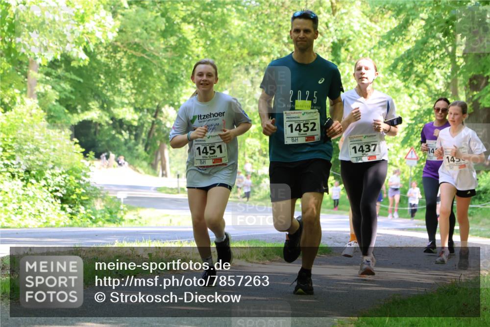 17.05.2025 - Störlauf Strokosch-Dieckow http://msf.ph/oto/7857263 17.05.2025 14:46:25 Laufen 1451, 2025, 2025, 1452, 1437, 145 meine-sportfotos.de