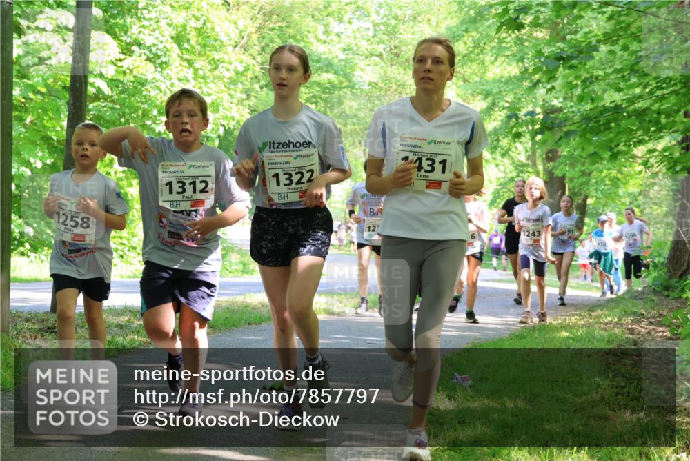 17.05.2025 - Störlauf Strokosch-Dieckow http://msf.ph/oto/7857797 17.05.2025 14:48:45 Laufen 1258, 2025, 1312, 2025, 1322, 12, 2025, 2431, 1243, 1298, 130 meine-sportfotos.de