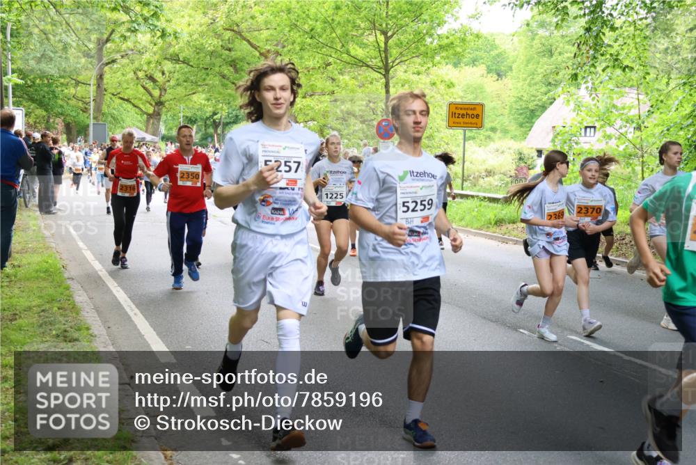 17.05.2025 - Störlauf Strokosch-Dieckow http://msf.ph/oto/7859196 17.05.2025 15:01:08 Laufen 5257, 2350, 1225, 5259, 2369, 2370 meine-sportfotos.de