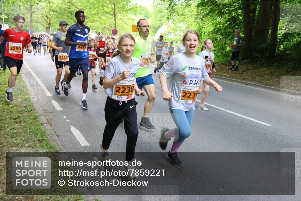 17.05.2025 - Störlauf Strokosch-Dieckow http://msf.ph/oto/7859221 17.05.2025 15:01:19 Laufen 2259, 2325, 17, 259, 2238, 2239, 946 meine-sportfotos.de