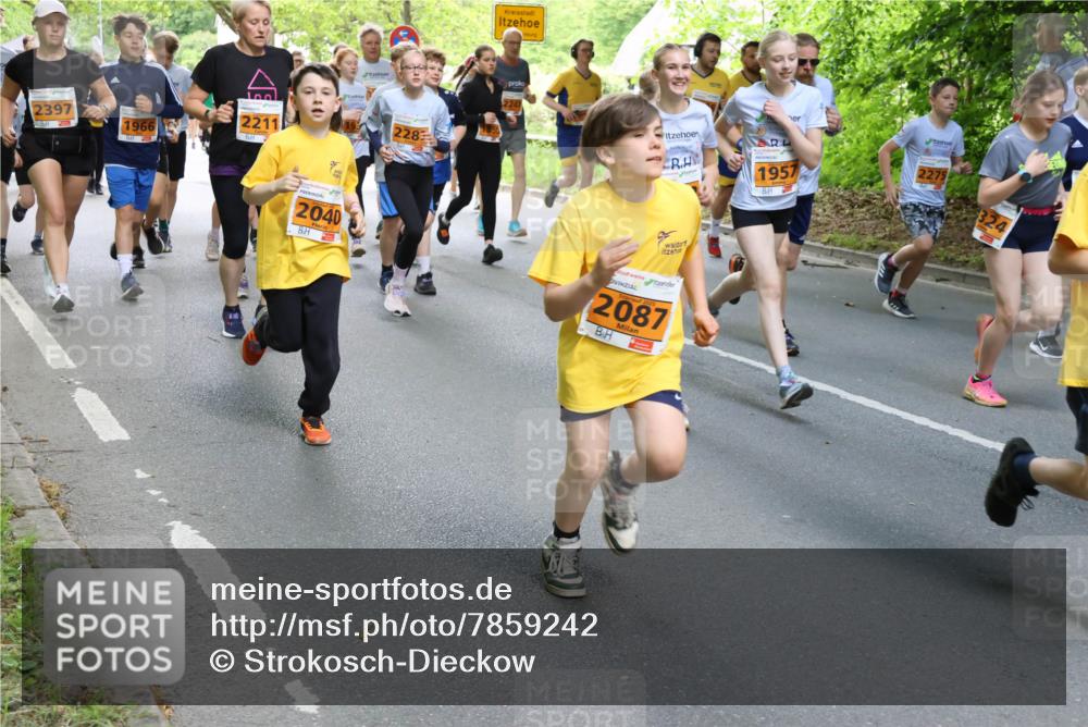 17.05.2025 - Störlauf Strokosch-Dieckow http://msf.ph/oto/7859242 17.05.2025 15:01:25 Laufen 2397, 1966, 2211, 2040, 228, 1957, 2275, 2025, 2087 meine-sportfotos.de