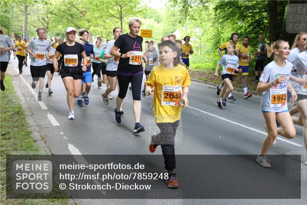 17.05.2025 - Störlauf Strokosch-Dieckow http://msf.ph/oto/7859248 17.05.2025 15:01:26 Laufen 2104, 2237, 2397, 66, 24, 2211, 2040, 1956, 5, 1962 meine-sportfotos.de