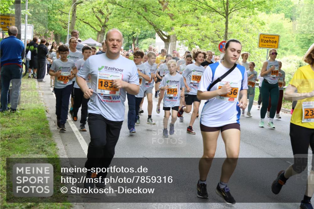 17.05.2025 - Störlauf Strokosch-Dieckow http://msf.ph/oto/7859316 17.05.2025 15:01:48 Laufen 20, 127, 183, 2164, 1923, 56, 2063, 1841, 23 meine-sportfotos.de
