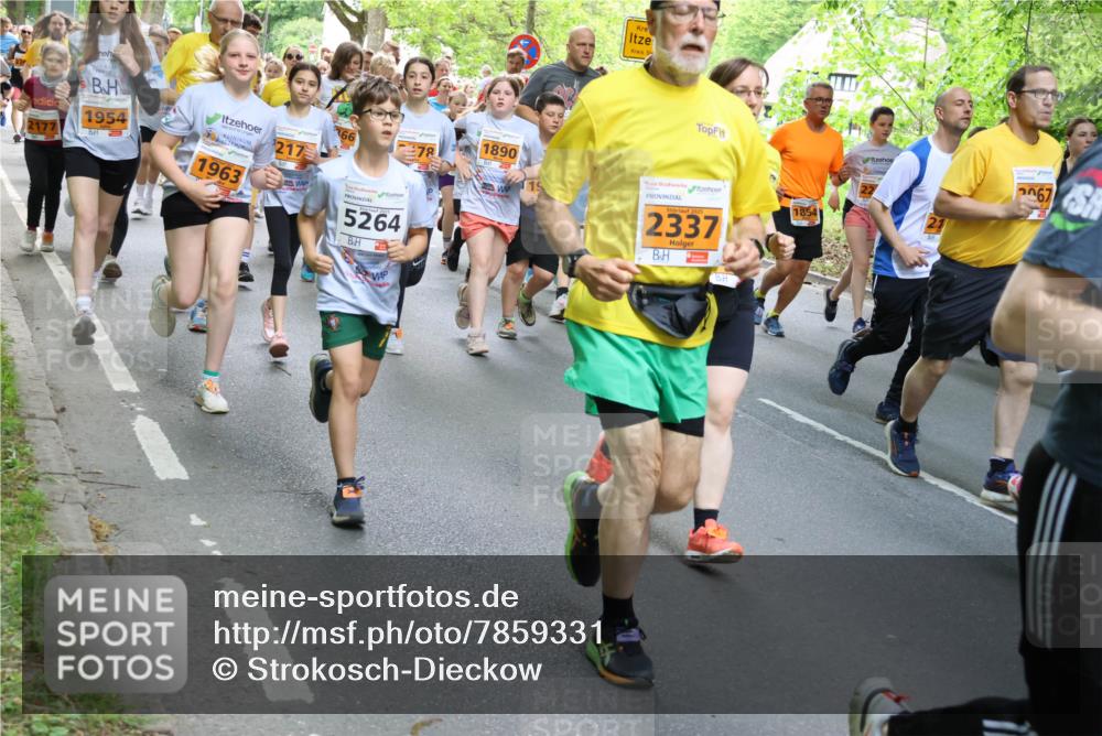 17.05.2025 - Störlauf Strokosch-Dieckow http://msf.ph/oto/7859331 17.05.2025 15:01:53 Laufen 2177, 1954, 1963, 66, 1890, 78, 217, 19, 5264, 2025, 2337, 1854, 67 meine-sportfotos.de