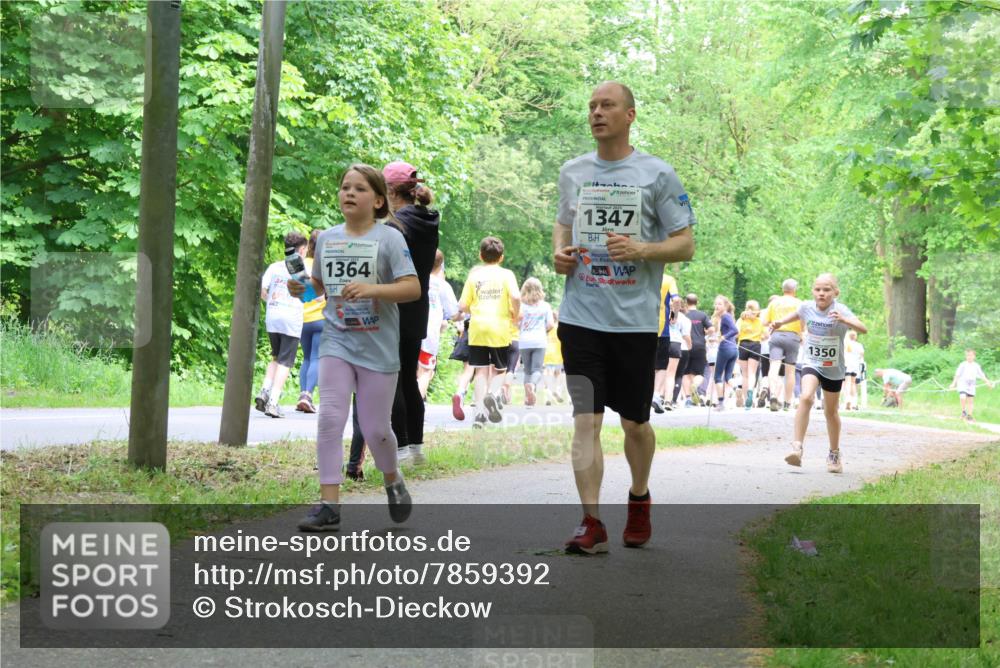 17.05.2025 - Störlauf Strokosch-Dieckow http://msf.ph/oto/7859392 17.05.2025 15:02:32 Laufen 1364, 1347, 1350 meine-sportfotos.de