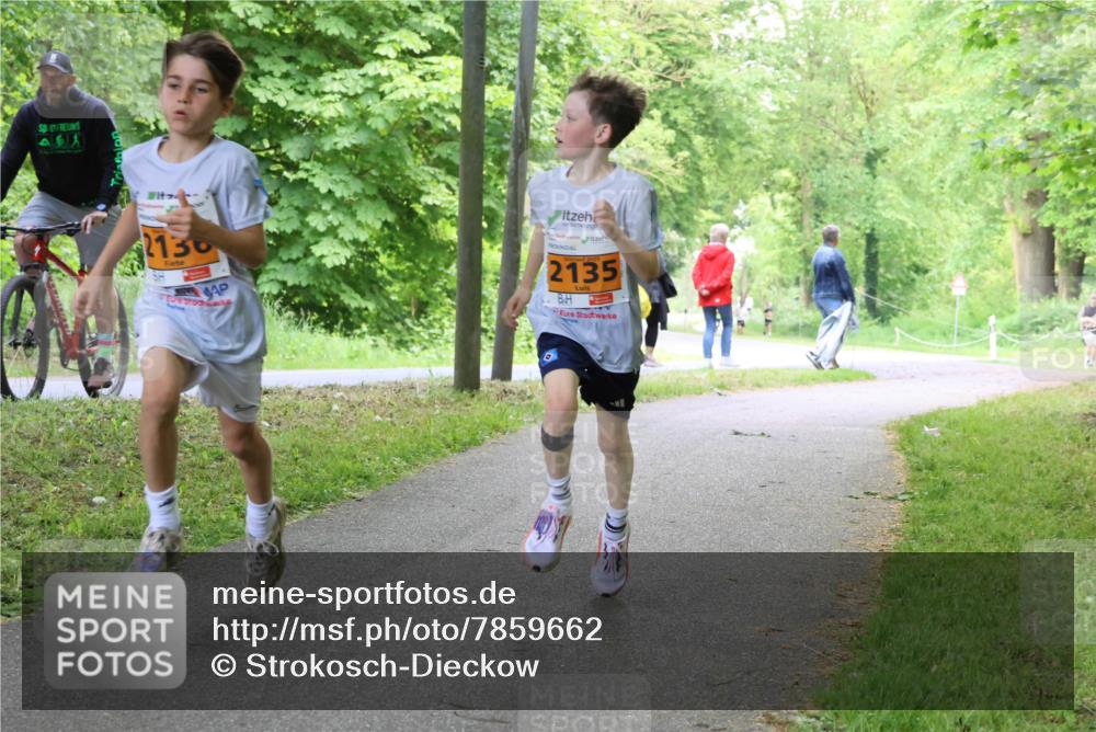 17.05.2025 - Störlauf Strokosch-Dieckow http://msf.ph/oto/7859662 17.05.2025 15:21:34 Laufen 2136, 2135 meine-sportfotos.de