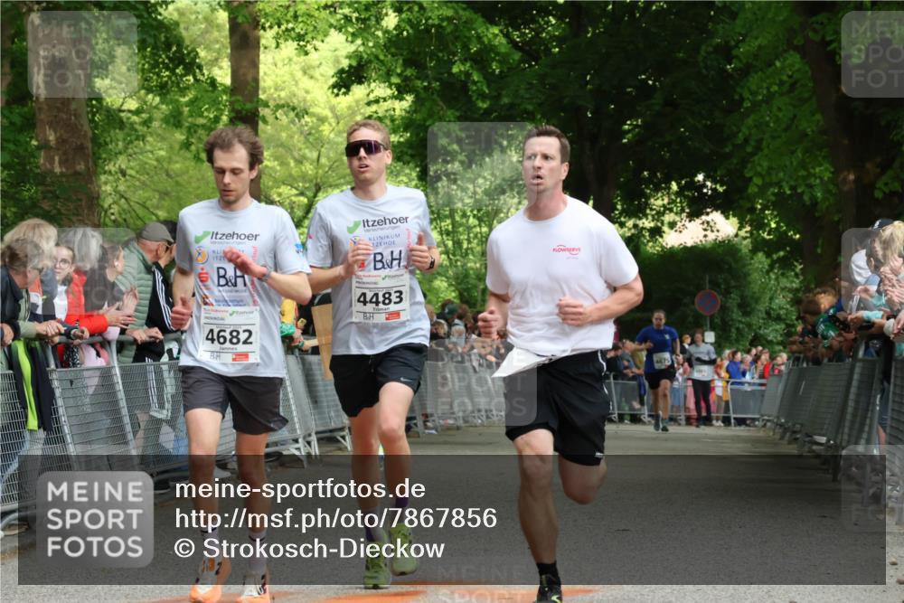 17.05.2025 - Störlauf Strokosch-Dieckow http://msf.ph/oto/7867856 17.05.2025 18:49:40 Ziel 4682, 4483, 4675 meine-sportfotos.de