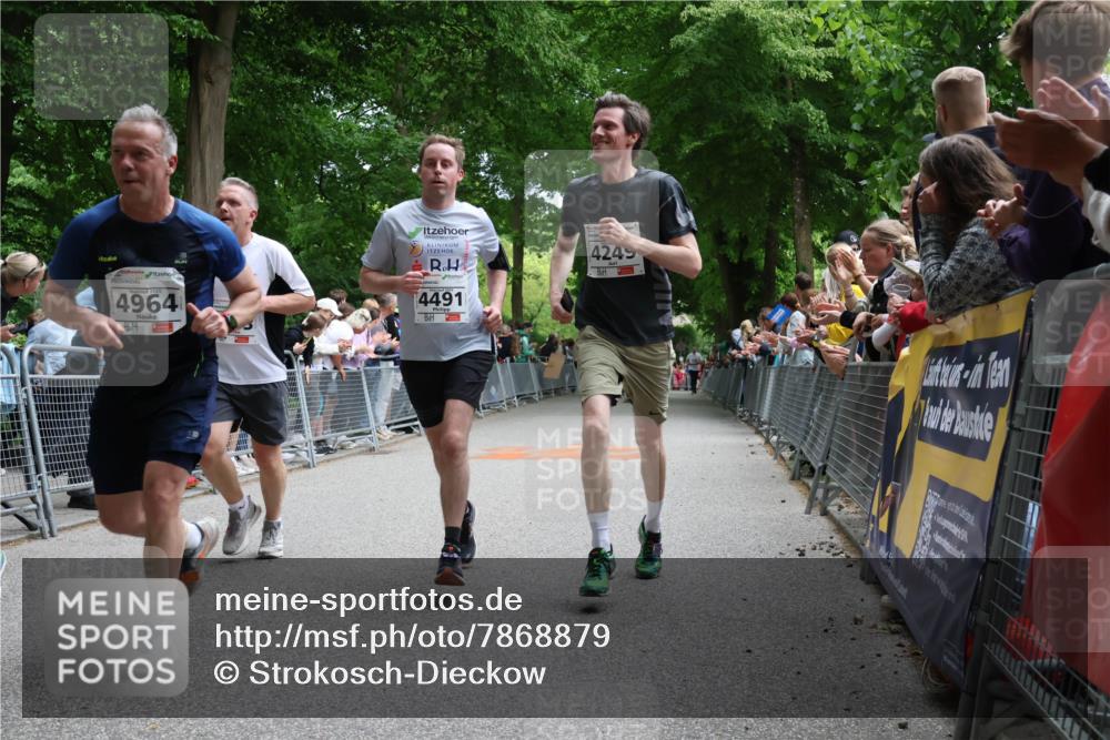 17.05.2025 - Störlauf Strokosch-Dieckow http://msf.ph/oto/7868879 17.05.2025 18:54:50 Ziel 4964, 4249, 4491 meine-sportfotos.de