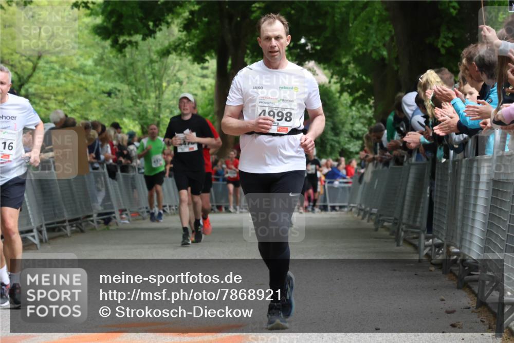 17.05.2025 - Störlauf Strokosch-Dieckow http://msf.ph/oto/7868921 17.05.2025 18:55:06 Ziel 16, 493, 2025, 1998 meine-sportfotos.de