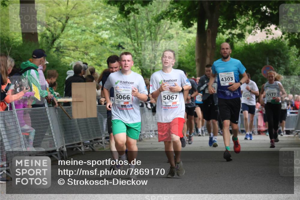 17.05.2025 - Störlauf Strokosch-Dieckow http://msf.ph/oto/7869170 17.05.2025 18:56:28 Ziel 4303, 5066, 5067, 4643, 5177 meine-sportfotos.de