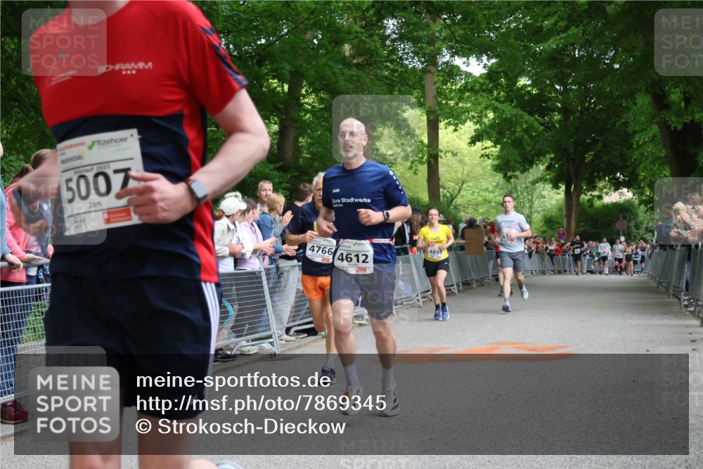 17.05.2025 - Störlauf Strokosch-Dieckow http://msf.ph/oto/7869345 17.05.2025 18:57:24 Ziel 2025, 5007, 4766, 4612, 4895 meine-sportfotos.de