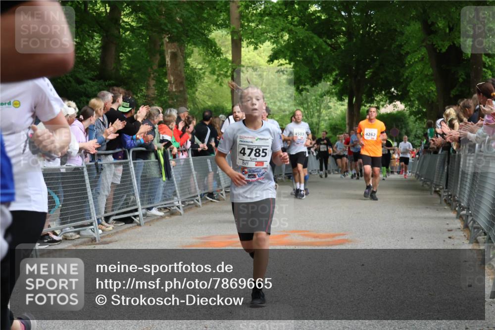 17.05.2025 - Störlauf Strokosch-Dieckow http://msf.ph/oto/7869665 17.05.2025 18:59:00 Ziel 2025, 4785, 4503, 4262 meine-sportfotos.de