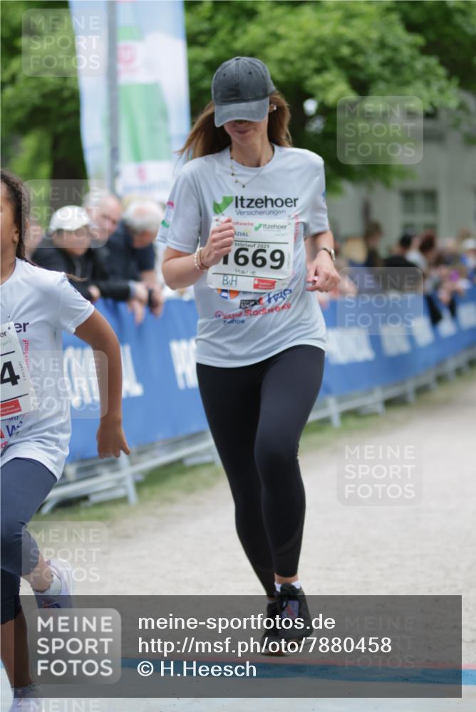 17.05.2025 - Störlauf H.Heesch http://msf.ph/oto/7880458 17.05.2025 15:00:02 Ziel  meine-sportfotos.de