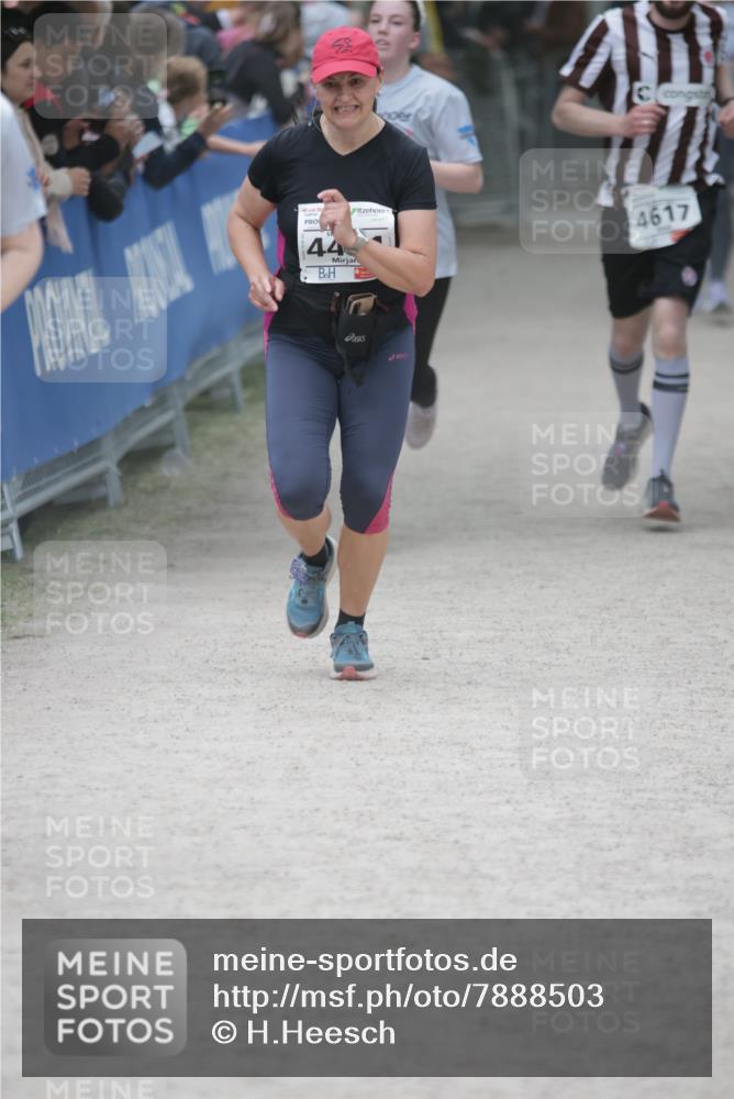 17.05.2025 - Störlauf H.Heesch http://msf.ph/oto/7888503 17.05.2025 19:04:18 Ziel  meine-sportfotos.de
