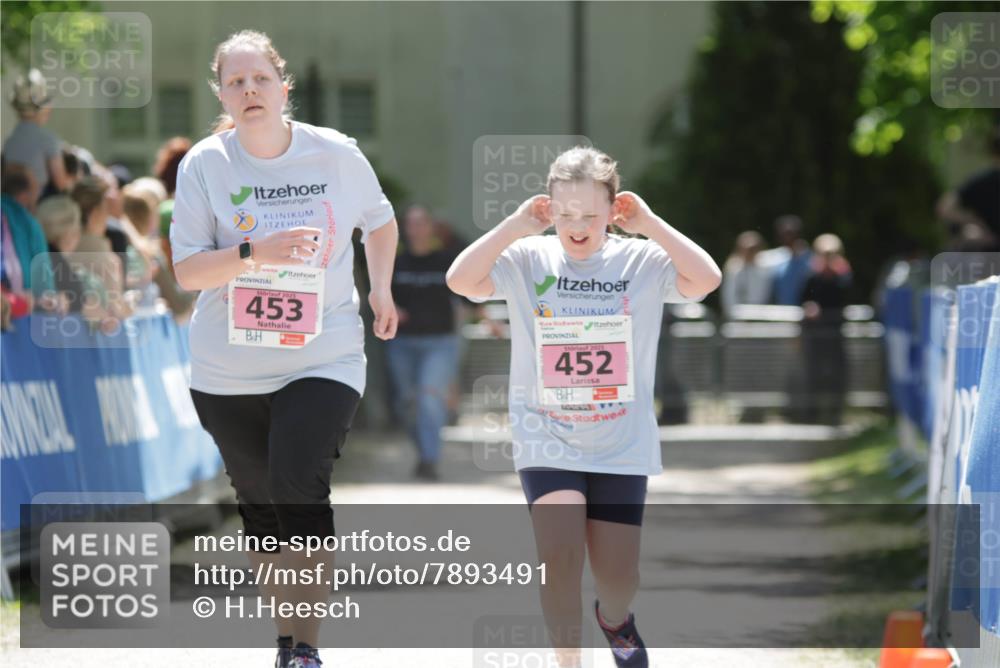17.05.2025 - Störlauf H.Heesch http://msf.ph/oto/7893491 17.05.2025 14:03:22 Ziel 2025, 453, 2025, 452 meine-sportfotos.de