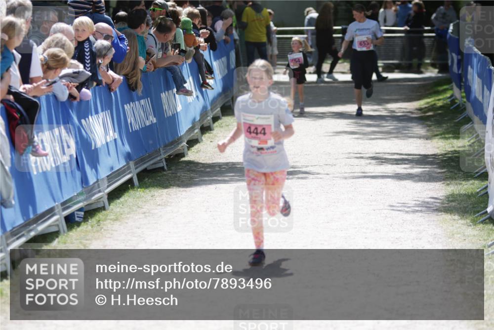 17.05.2025 - Störlauf H.Heesch http://msf.ph/oto/7893496 17.05.2025 14:04:50 Ziel 444, 54, 653 meine-sportfotos.de