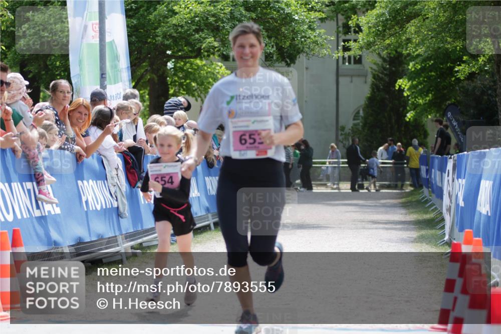 17.05.2025 - Störlauf H.Heesch http://msf.ph/oto/7893555 17.05.2025 14:05:00 Ziel 911, 54, 65 meine-sportfotos.de