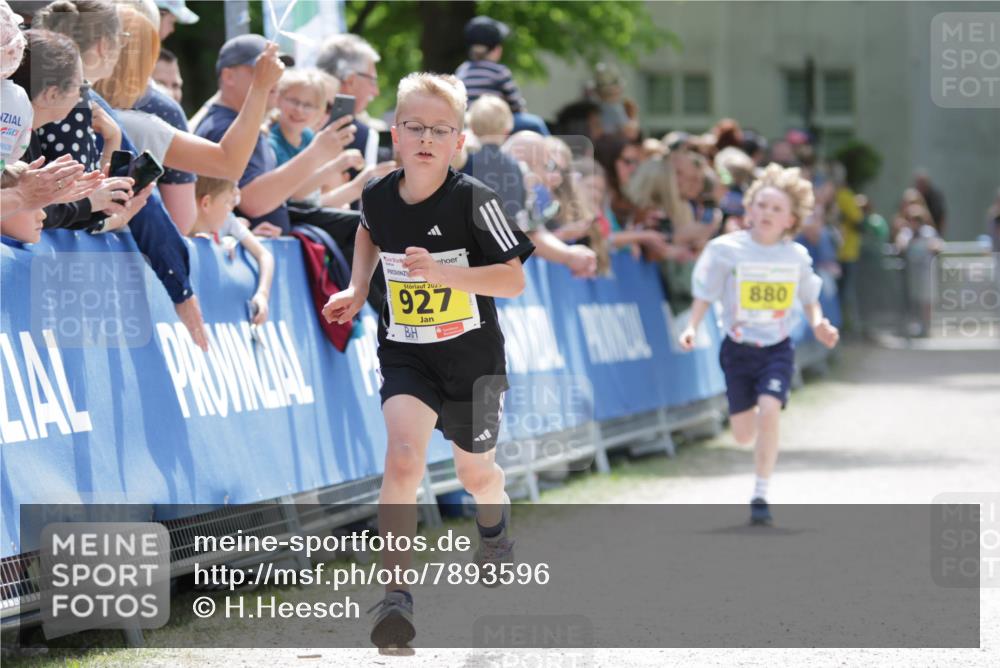 17.05.2025 - Störlauf H.Heesch http://msf.ph/oto/7893596 17.05.2025 14:08:36 Ziel 2045, 927, 880 meine-sportfotos.de