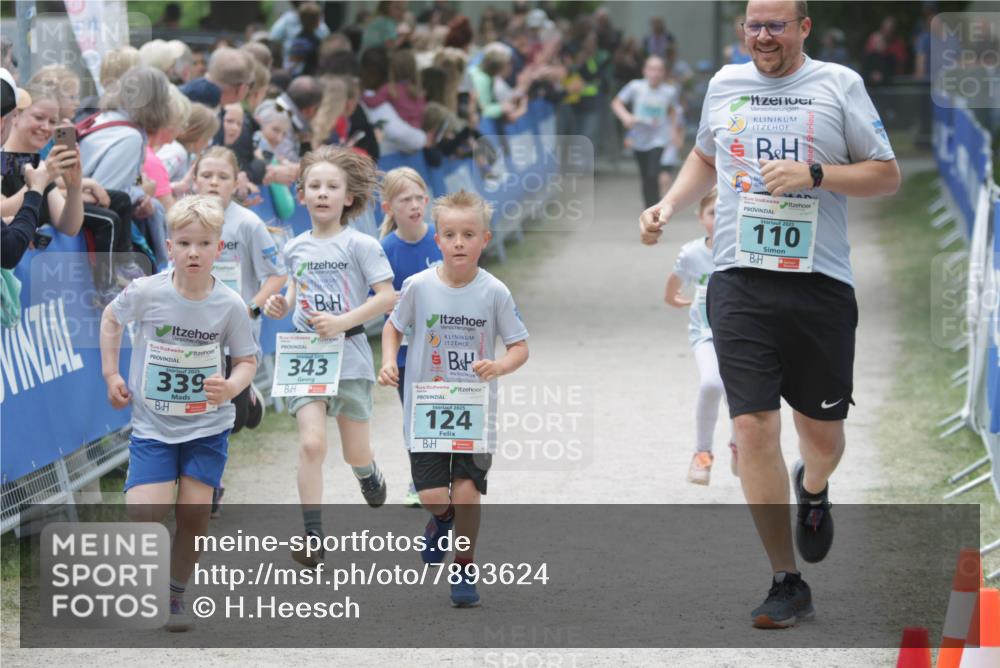 17.05.2025 - Störlauf H.Heesch http://msf.ph/oto/7893624 17.05.2025 13:43:22 Ziel 19, 339, 343, 2025, 124, 110 meine-sportfotos.de