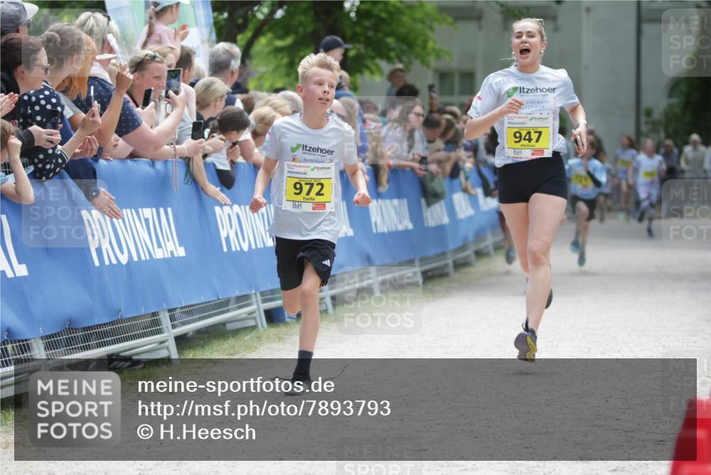 17.05.2025 - Störlauf H.Heesch http://msf.ph/oto/7893793 17.05.2025 14:10:35 Ziel 2025, 972, 947 meine-sportfotos.de
