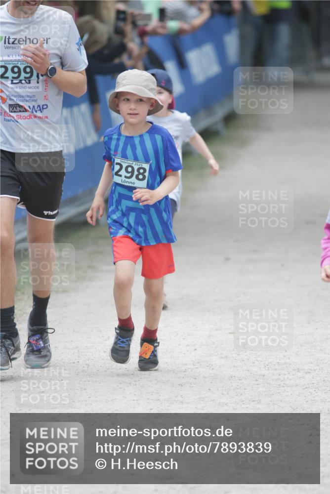 17.05.2025 - Störlauf H.Heesch http://msf.ph/oto/7893839 17.05.2025 13:44:33 Ziel 2025, 299, 25, 2025, 298 meine-sportfotos.de
