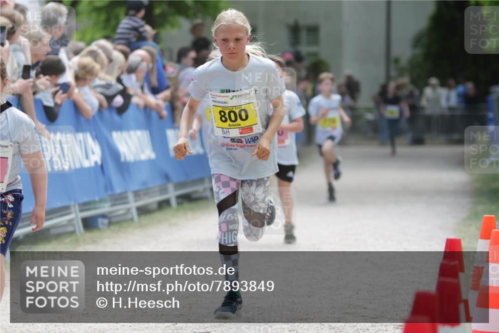 17.05.2025 - Störlauf H.Heesch http://msf.ph/oto/7893849 17.05.2025 14:10:41 Ziel 2025, 800 meine-sportfotos.de