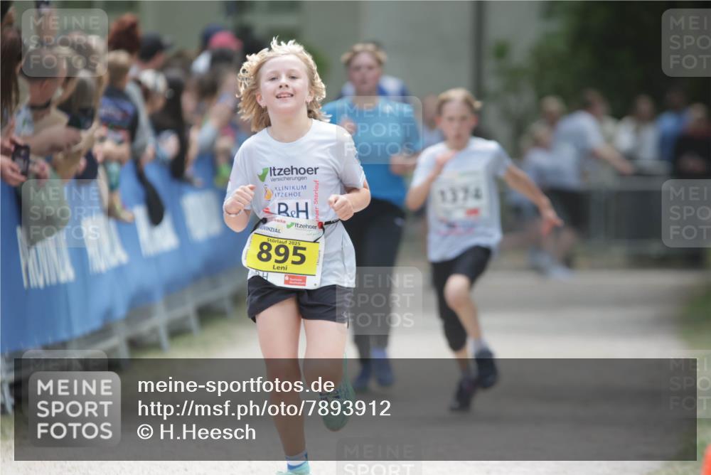 17.05.2025 - Störlauf H.Heesch http://msf.ph/oto/7893912 17.05.2025 14:11:03 Ziel 2025, 895, 1374 meine-sportfotos.de
