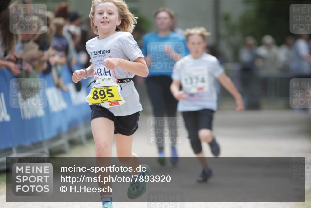 17.05.2025 - Störlauf H.Heesch http://msf.ph/oto/7893920 17.05.2025 14:11:04 Ziel 2025, 895, 1374 meine-sportfotos.de
