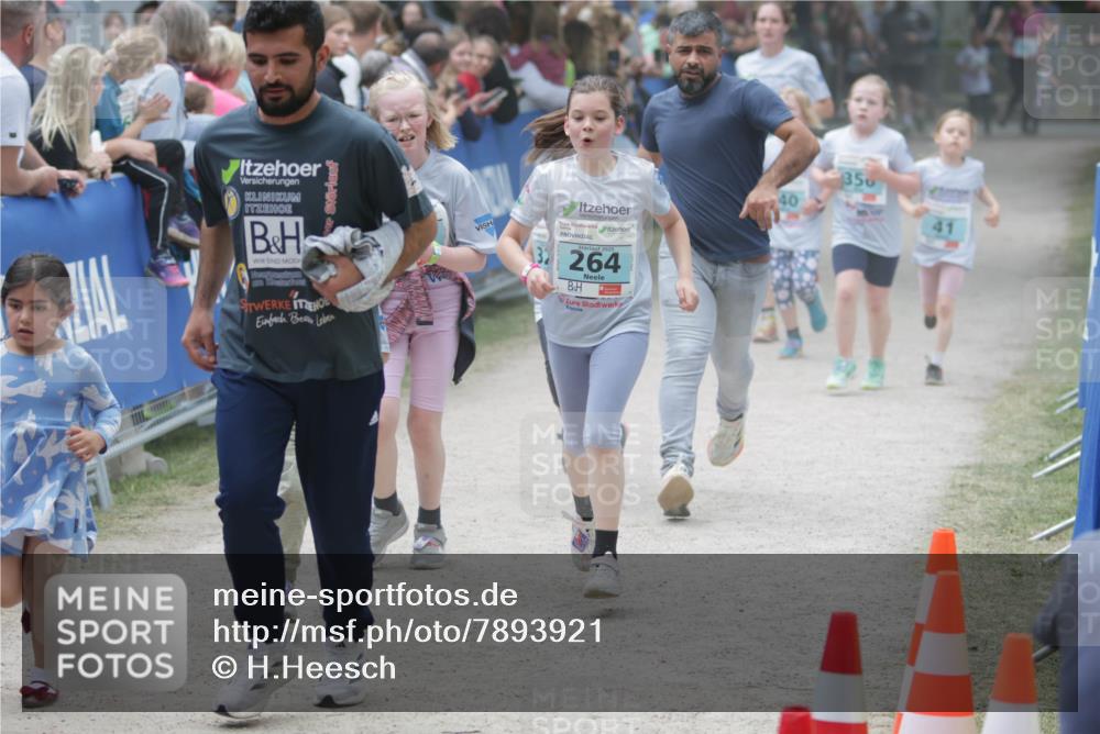17.05.2025 - Störlauf H.Heesch http://msf.ph/oto/7893921 17.05.2025 13:44:56 Ziel 2025, 264, 40, 350, 41 meine-sportfotos.de