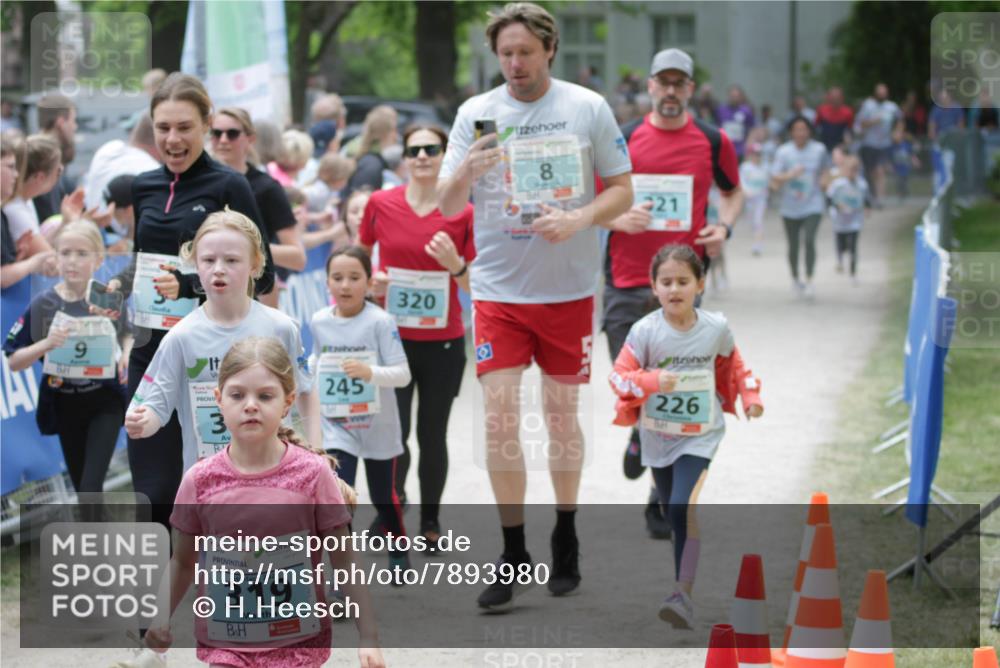 17.05.2025 - Störlauf H.Heesch http://msf.ph/oto/7893980 17.05.2025 13:45:15 Ziel 245, 3, 2025, 319, 320, 8, 21, 226 meine-sportfotos.de