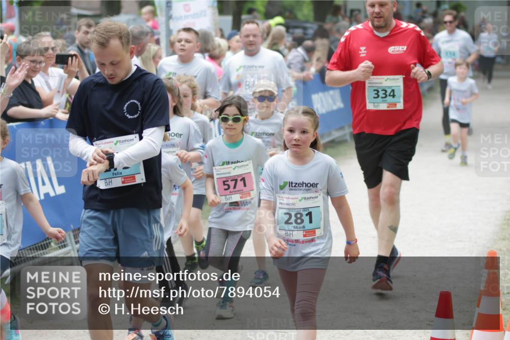 17.05.2025 - Störlauf H.Heesch http://msf.ph/oto/7894054 17.05.2025 13:45:38 Ziel 334, 2025, 571, 2025, 281 meine-sportfotos.de