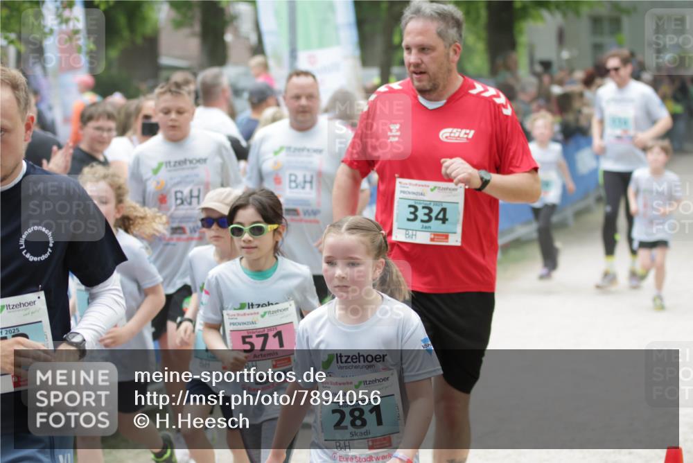 17.05.2025 - Störlauf H.Heesch http://msf.ph/oto/7894056 17.05.2025 13:45:39 Ziel 2025, 2025, 334, 2025, 571, 2025, 281, 215 meine-sportfotos.de