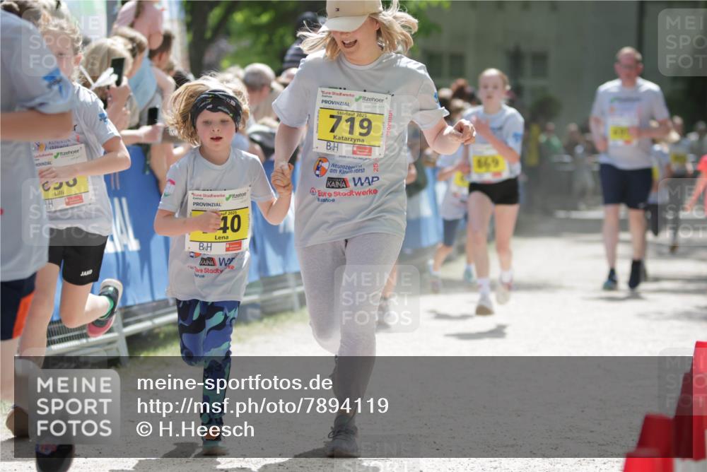 17.05.2025 - Störlauf H.Heesch http://msf.ph/oto/7894119 17.05.2025 14:12:03 Ziel 550, 28, 2025, 40, 2025, 719, 2, 869 meine-sportfotos.de