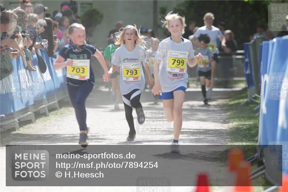 17.05.2025 - Störlauf H.Heesch http://msf.ph/oto/7894254 17.05.2025 14:12:31 Ziel 703, 793, 799 meine-sportfotos.de