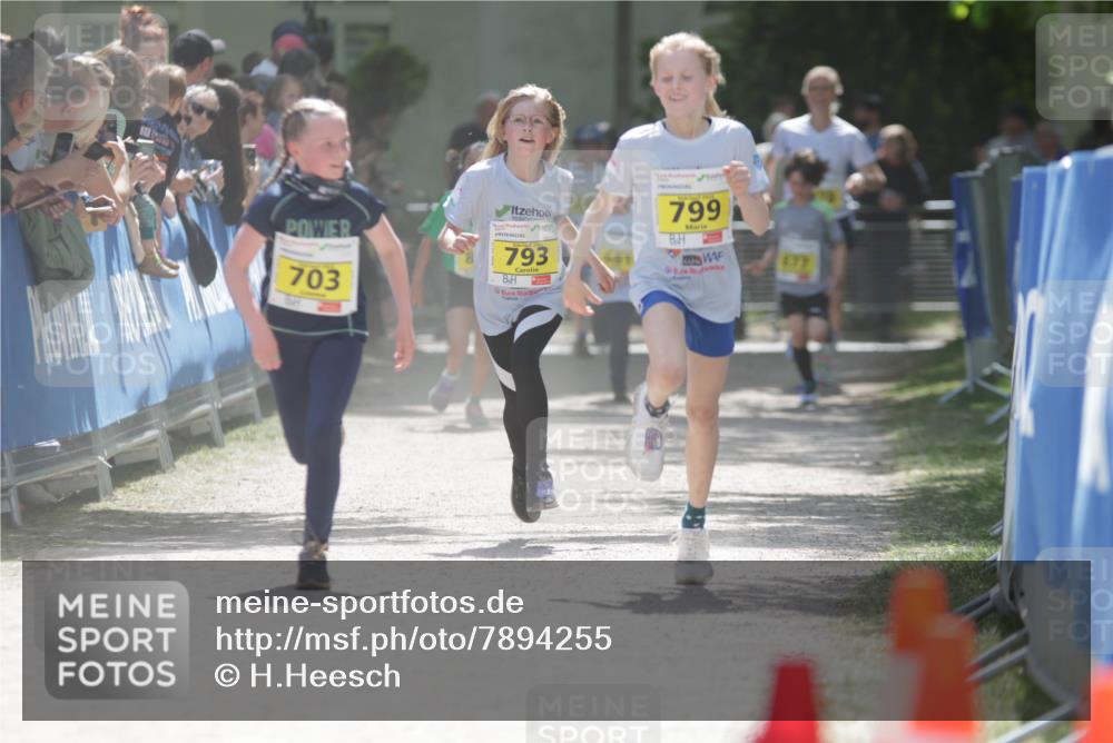 17.05.2025 - Störlauf H.Heesch http://msf.ph/oto/7894255 17.05.2025 14:12:31 Ziel 703, 793, 799 meine-sportfotos.de