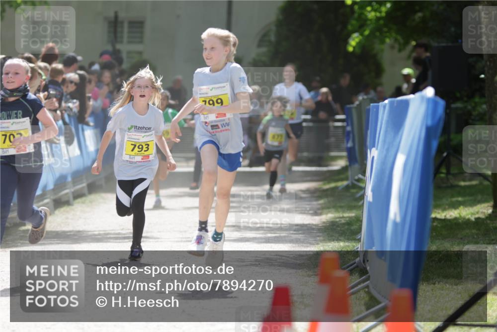 17.05.2025 - Störlauf H.Heesch http://msf.ph/oto/7894270 17.05.2025 14:12:32 Ziel 799, 70, 793 meine-sportfotos.de
