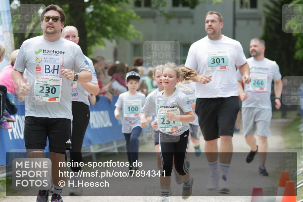 17.05.2025 - Störlauf H.Heesch http://msf.ph/oto/7894341 17.05.2025 13:46:55 Ziel 2025, 230, 100, 25, 301, 266 meine-sportfotos.de