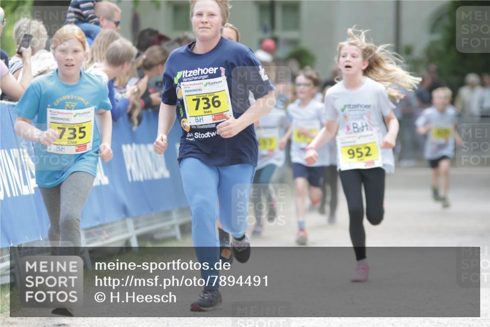 17.05.2025 - Störlauf H.Heesch http://msf.ph/oto/7894491 17.05.2025 14:14:03 Ziel 2025, 735, 2025, 736, 952 meine-sportfotos.de