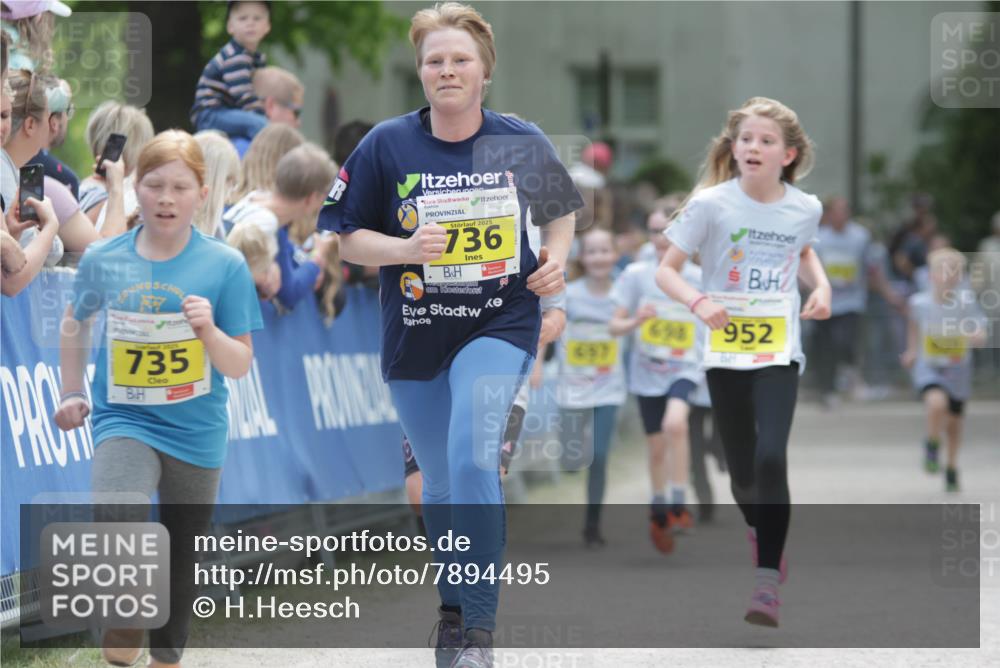 17.05.2025 - Störlauf H.Heesch http://msf.ph/oto/7894495 17.05.2025 14:14:03 Ziel 2025, 735, 2025, 736, 657, 952 meine-sportfotos.de