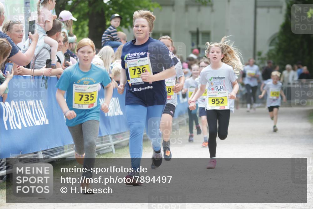 17.05.2025 - Störlauf H.Heesch http://msf.ph/oto/7894497 17.05.2025 14:14:04 Ziel 735, 736, 8, 952, 638 meine-sportfotos.de
